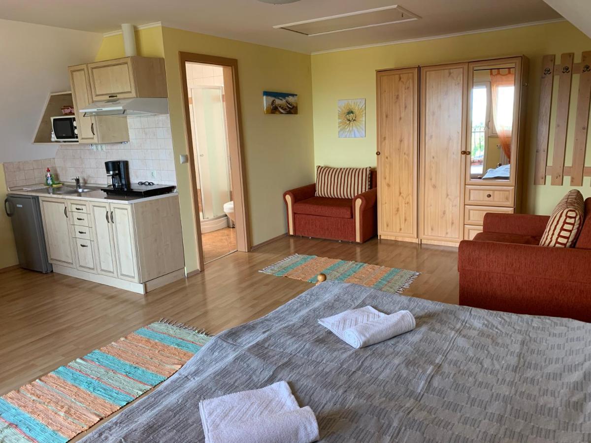 Holidaysport Haus Balatongyorok Ngoại thất bức ảnh