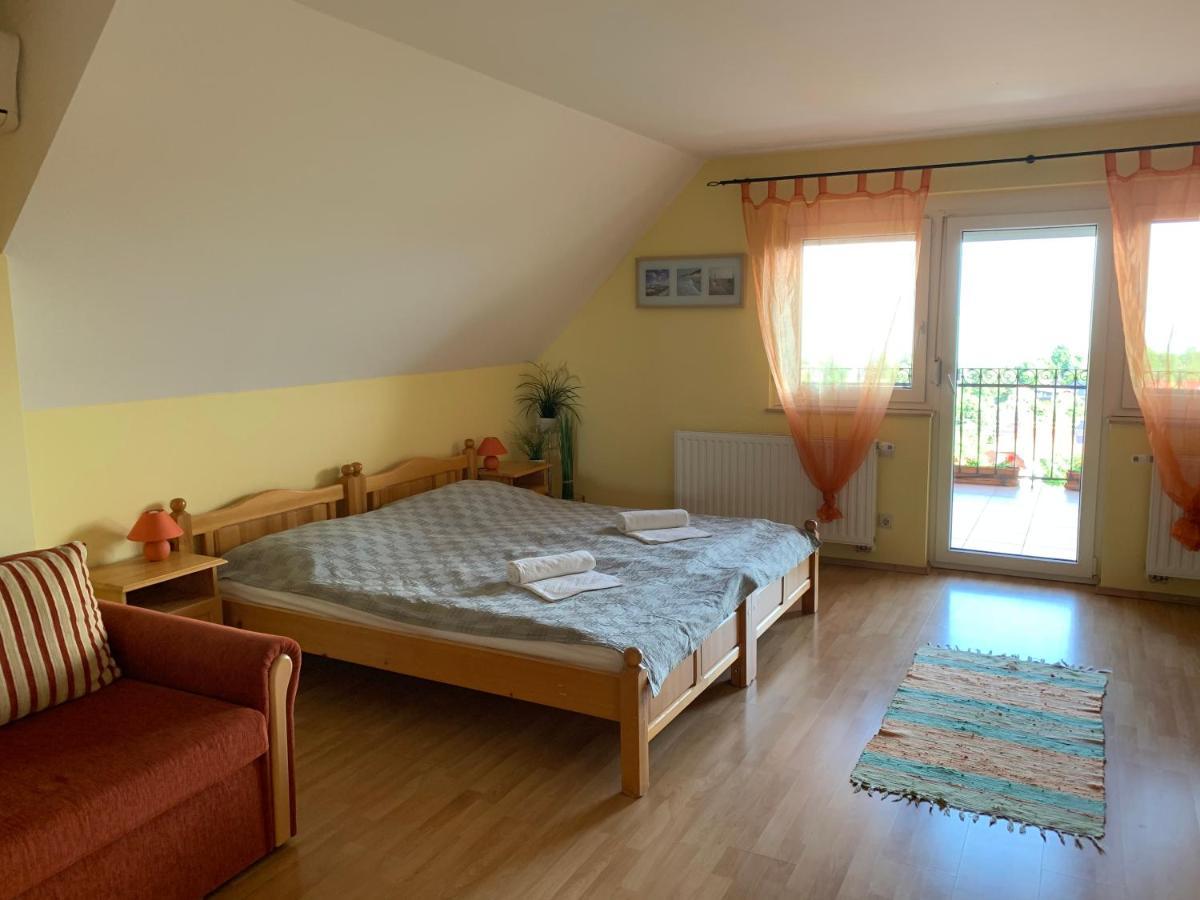 Holidaysport Haus Balatongyorok Ngoại thất bức ảnh